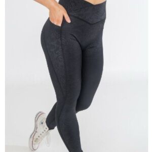 High-Waist Black Textured Leggings - Women